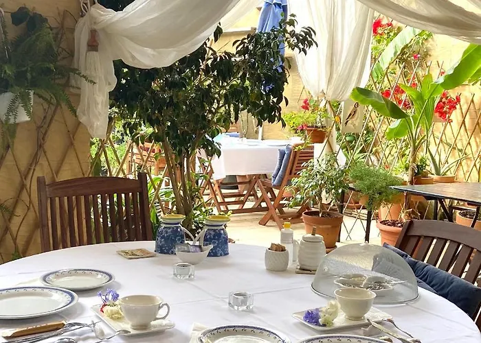 Botanica Bed & Breakfast 4*